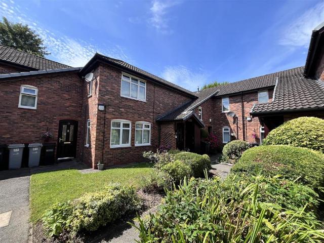 Flat for sale in Wilmslow Park, Wilmslow