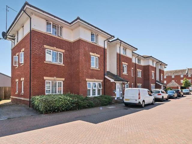 Flat for sale in Devizes, Wiltshire