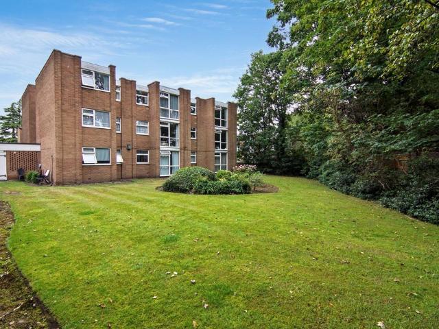 Flat for sale in Walmley, Birmingham