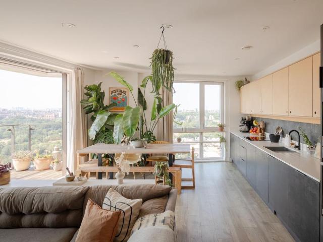 Flat for sale in Leyton, Greater London