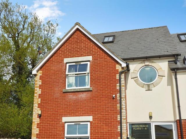 Flat for sale in Salisbury, Wiltshire