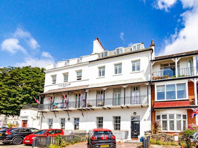 Flat for sale in Alton Barnes, Essex