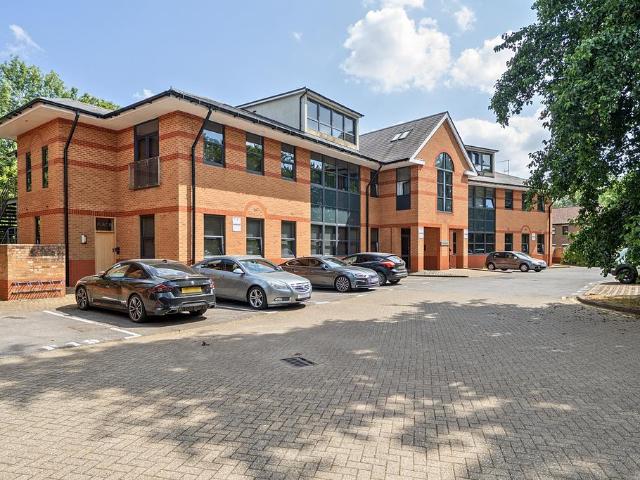 Flat for sale in Wooburn, Bourne End