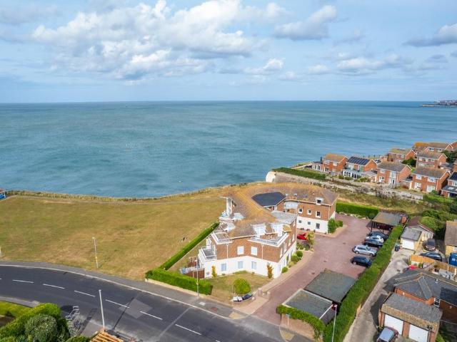 Flat for sale in Birchington, Acol