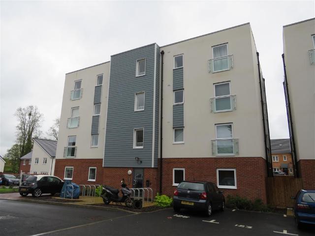Flat for sale in Burrow's Bush, Wellingborough