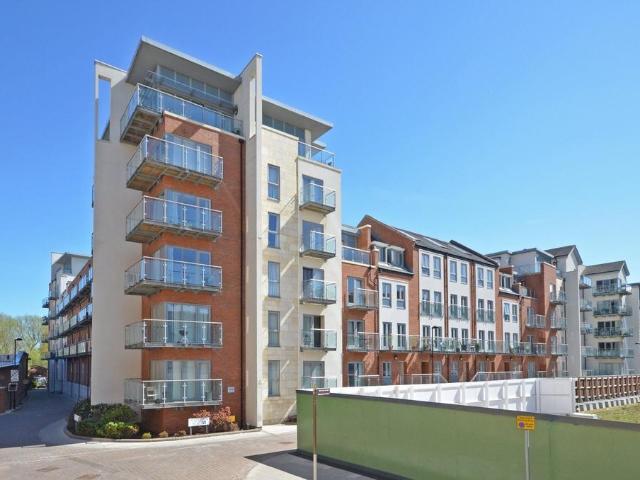Flat for sale in High Field, York