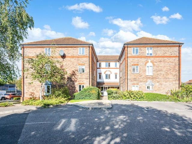 Flat for sale in Ewell, Epsom and Ewell