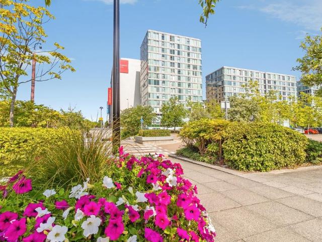 Flat for sale in Milton Keynes