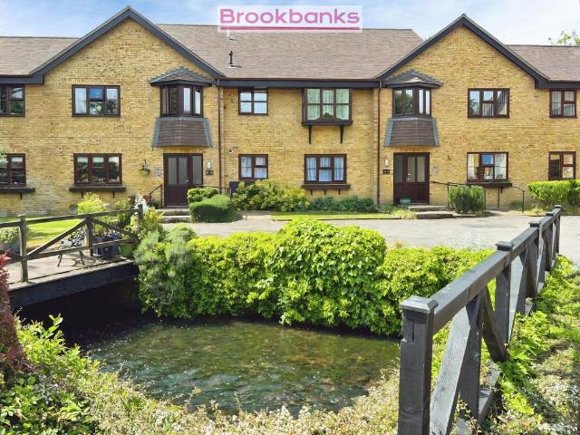 Flat for sale in The Butts, Kent