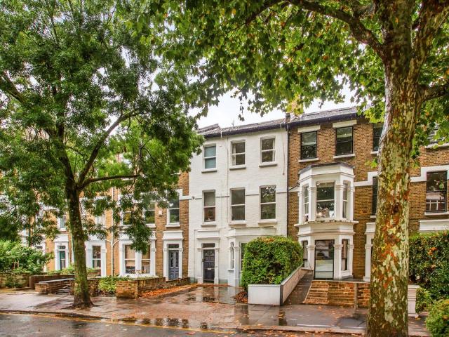 Flat for sale in Hammersmith, Greater London