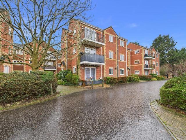 Flat for sale in Peterborough