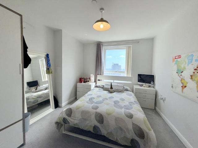 Flat for sale in Upper Edmonton, Greater London