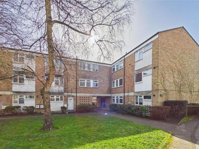 Flat for sale in Martin's Heron, Winkfield