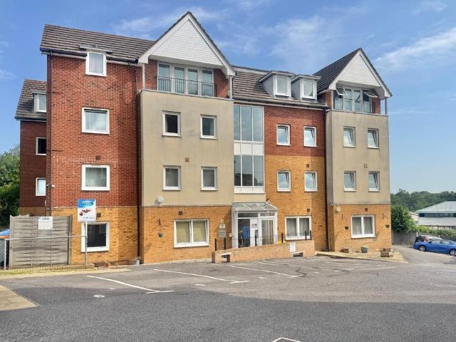 Flat for sale in Fareham, Hampshire
