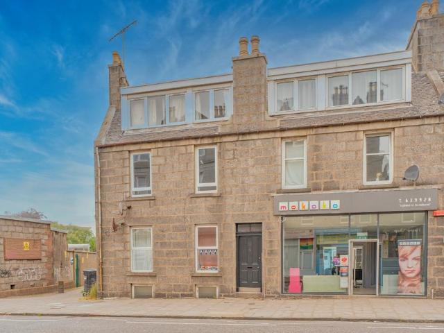 Flat for sale in Ballindoch, Scotland
