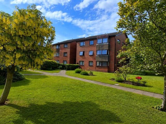 Flat for sale in Waterloo, Great Crosby