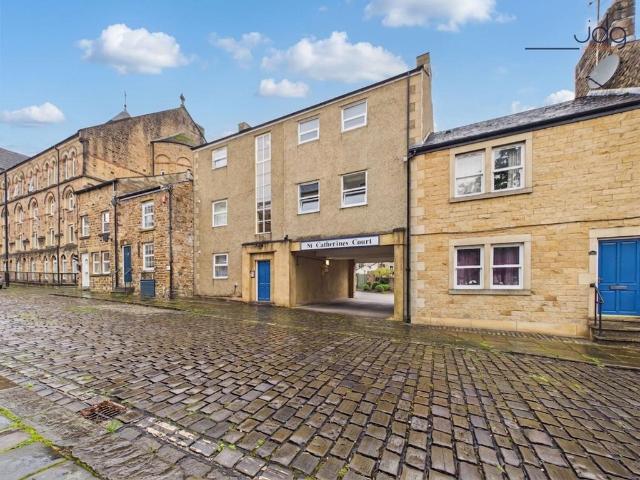 Flat for sale in Moorlands, Bare