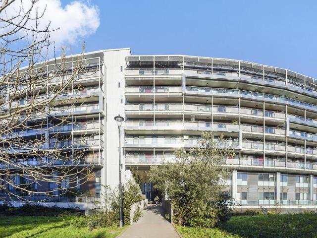 Flat for sale in Suttons Wharf, Mile End