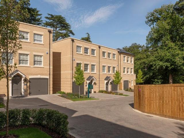 Flat for sale in Sunninghill and Ascot, Sunningdale