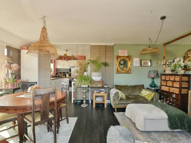 Flat for sale in Cheeseman's Green, Bridgefield