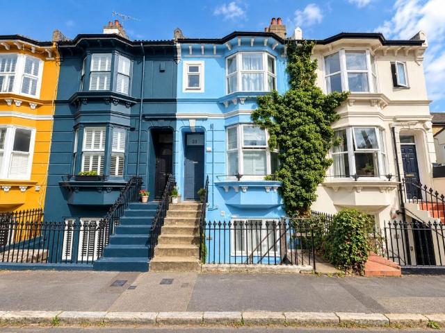 Flat for sale in Round Hill, Brighton & Hove