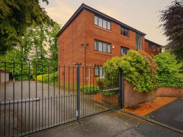 Flat for sale in Georgia, Greater Manchester
