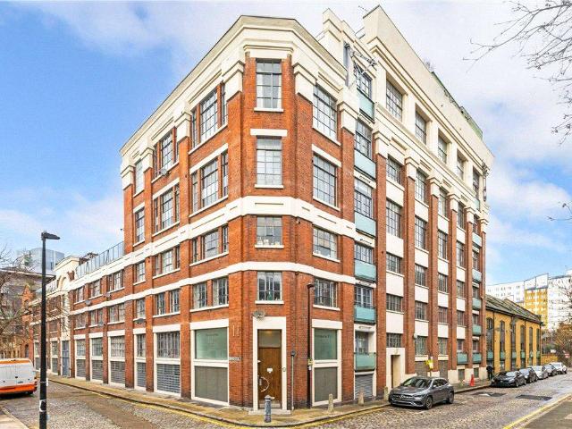 Flat for sale in St. George in the East, Whitechapel