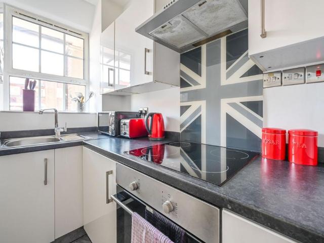 Flat for sale in St. George in the East, Shadwell