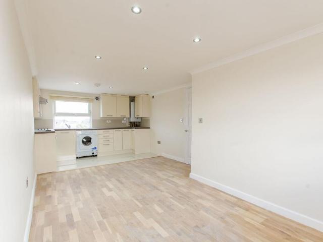Flat for sale in Bermondsey, Greater London