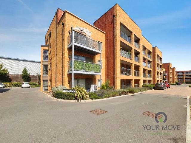 Flat for sale in Swanley, The Butts
