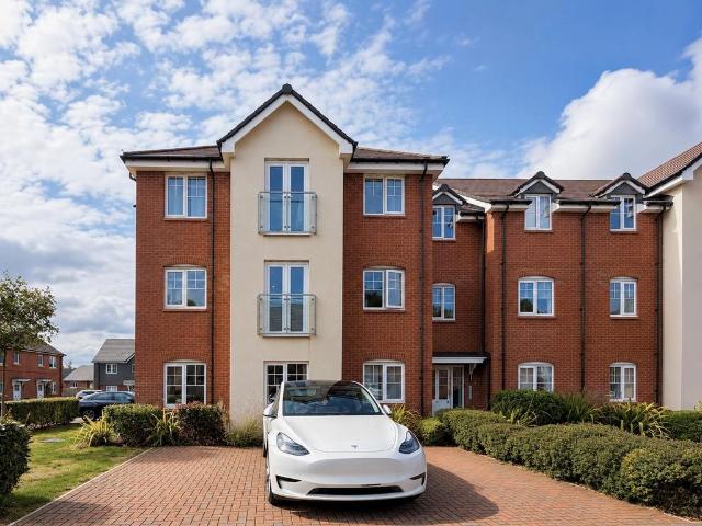 Flat for sale in Kings Norton, West Midlands