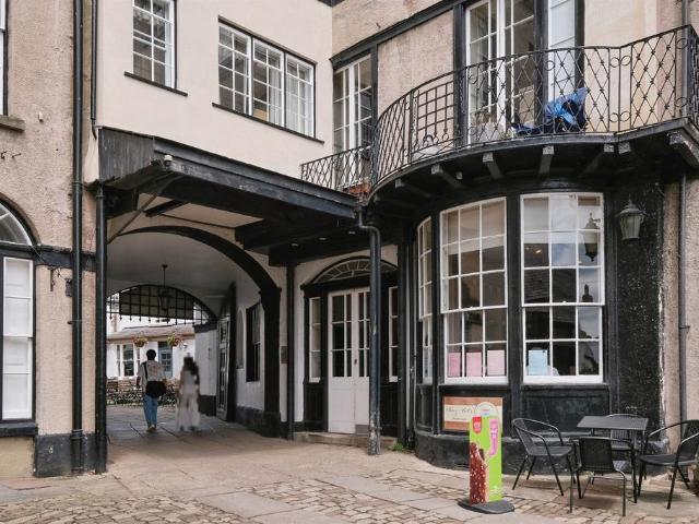 Flat for sale in Monmouth, Wales