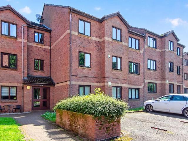 Flat for sale in Moodiesburn, Scotland