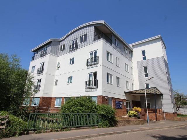 Flat for sale in Brook Street, Bourne Vale