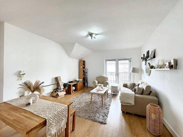 Flat for sale in Patricroft, Salford