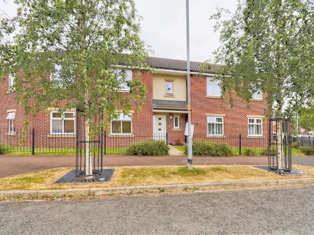 Flat for sale in Queensgate, Stockton-on-tees
