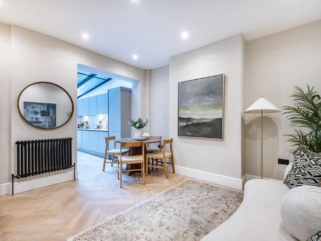 Flat for sale in Pimlico, Greater London
