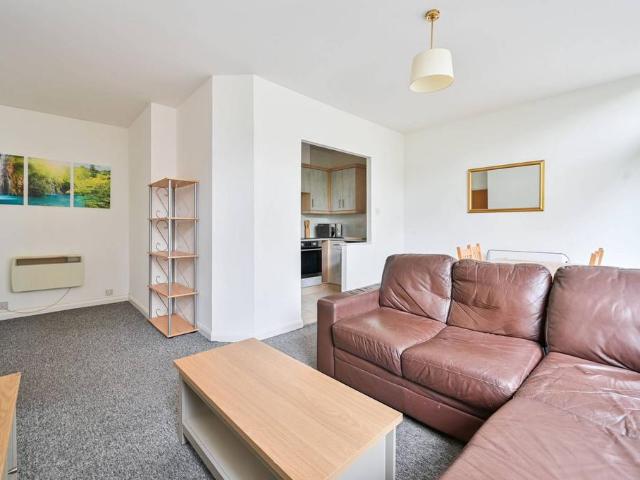 Flat for sale in Elephant and Castle, Greater London