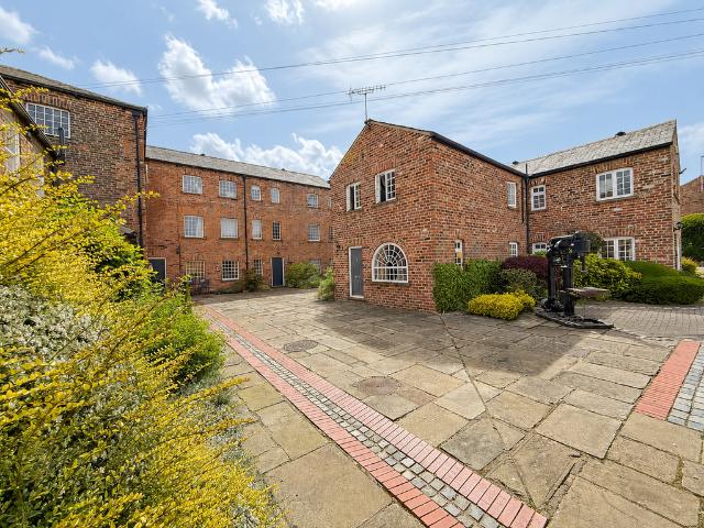 Flat for sale in Bollinbrook, Macclesfield