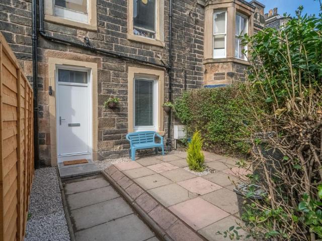 Flat for sale in Leith Links, Leith