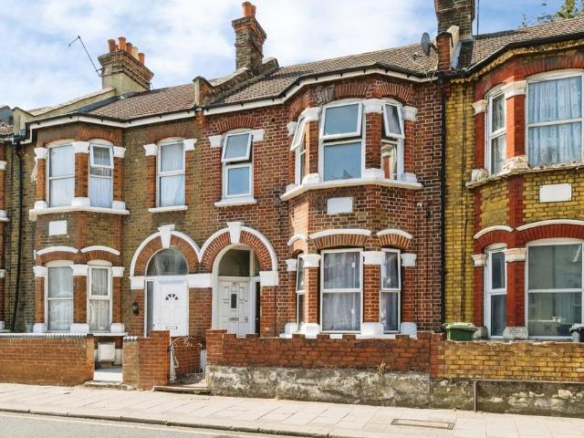 Flat for sale in Greater London