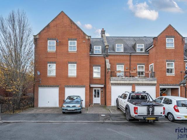 Flat for sale in Churchward, Rodbourne