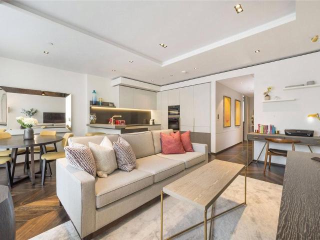Flat for sale in Covent Garden, Mayfair