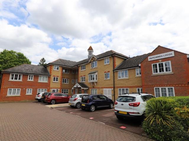 Flat for sale in Batchworth