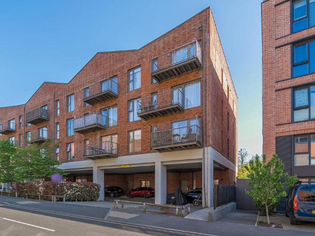 Flat for sale in Guildford Park, Westborough