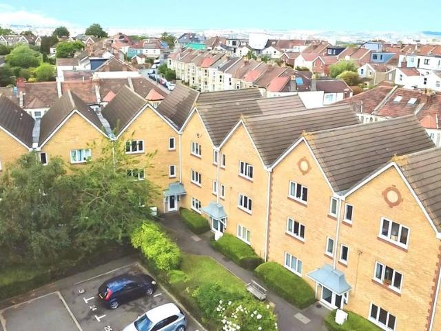 Flat for sale in Upper Knowle, Feckenham