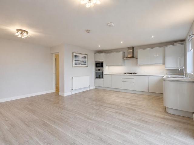 Flat for sale in Bread and Cheese Hill, Essex