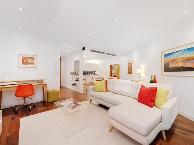 Flat for sale in Marylebone, Greater London