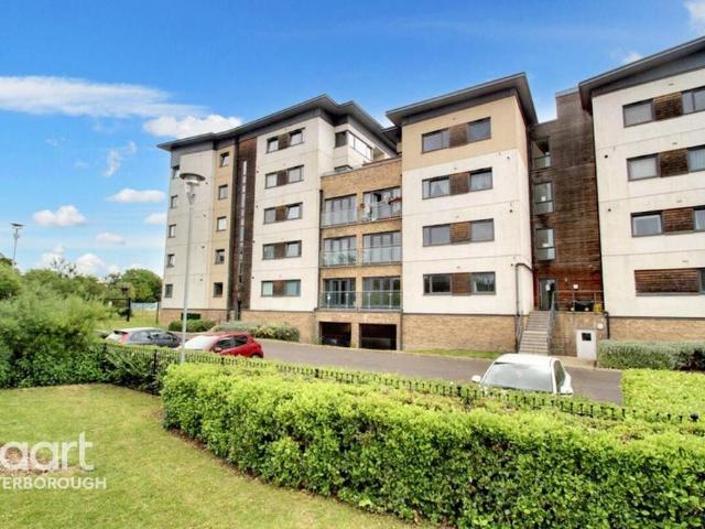Flat for sale in Eastgate, Peterborough
