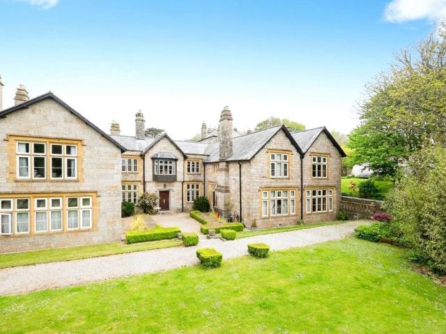 Flat for sale in Longrock, Cornwall